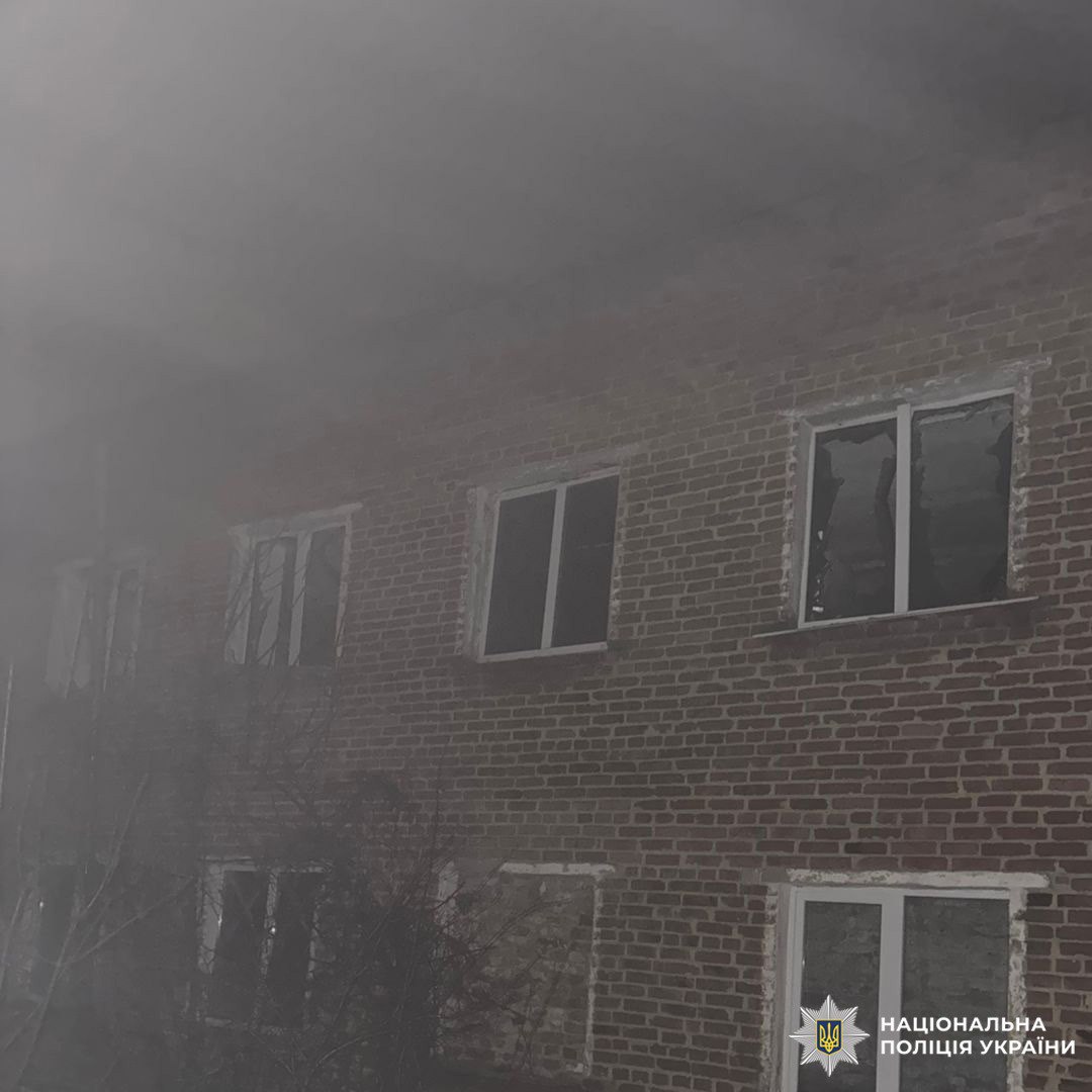 Правоохоронці показали наслідки ворожого обстрілу Харківської області